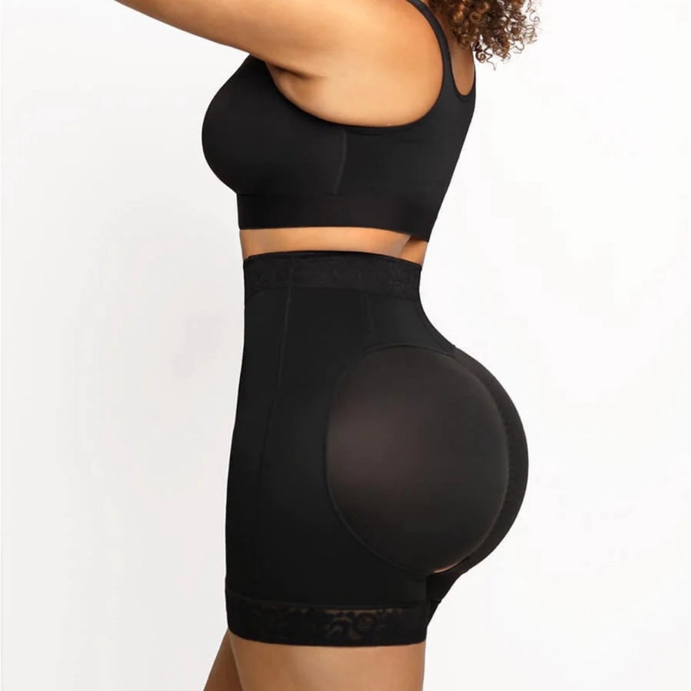 Women's Girdle Boxer Shorts with Tummy Control for a Slimming Look - Picture 3 of 6